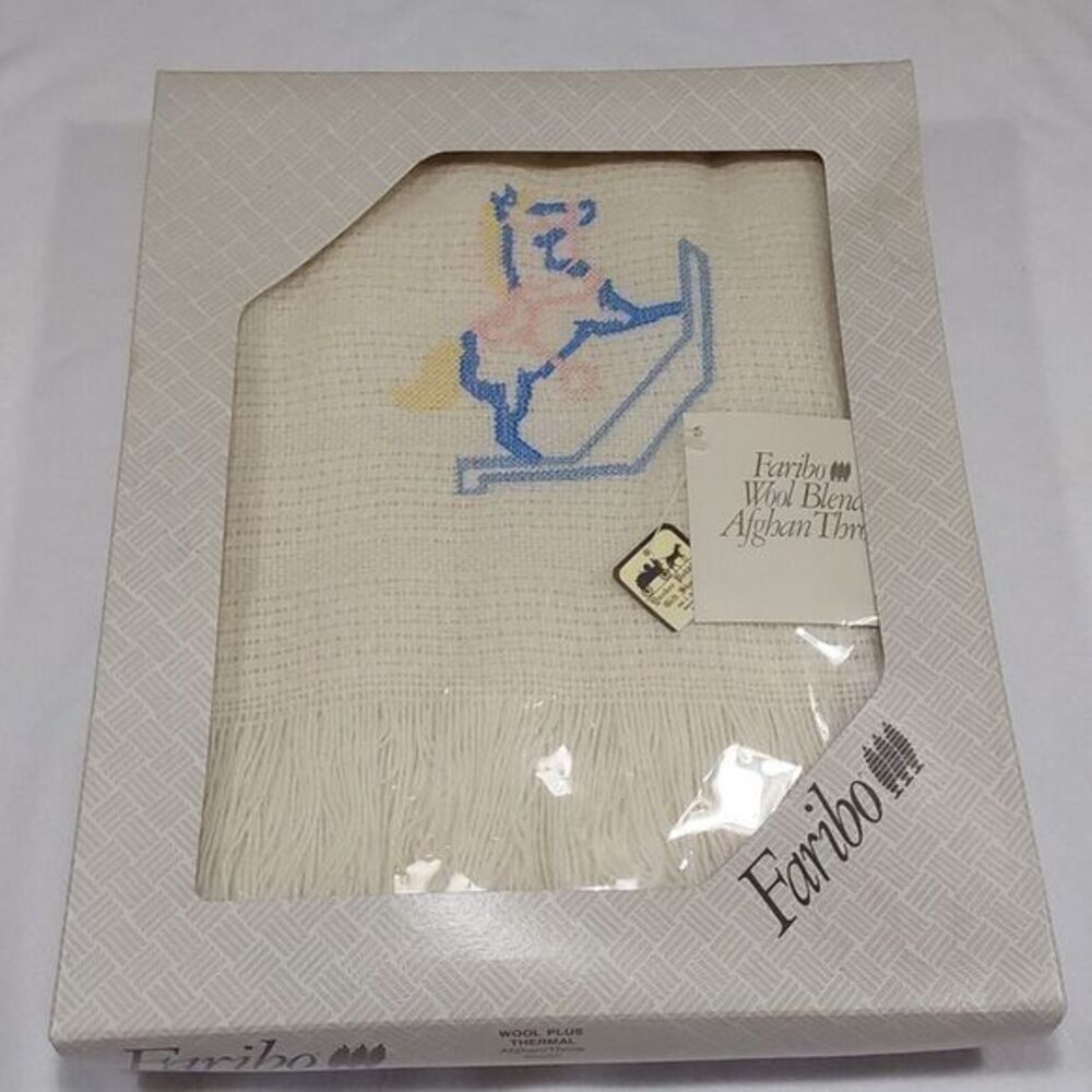 NWT Beautiful Faribo  Rocking Horse Unisex Neutral Baby‎ Blanket Made in the USA